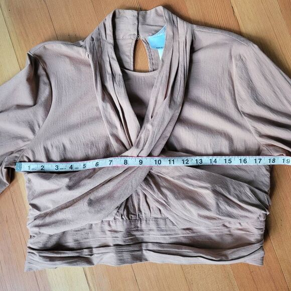 Future Collective Reese Blutstein medium blouse beige structured wrap top - Picture 10 of 13